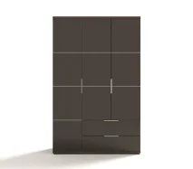 шкаф трехстворчатый